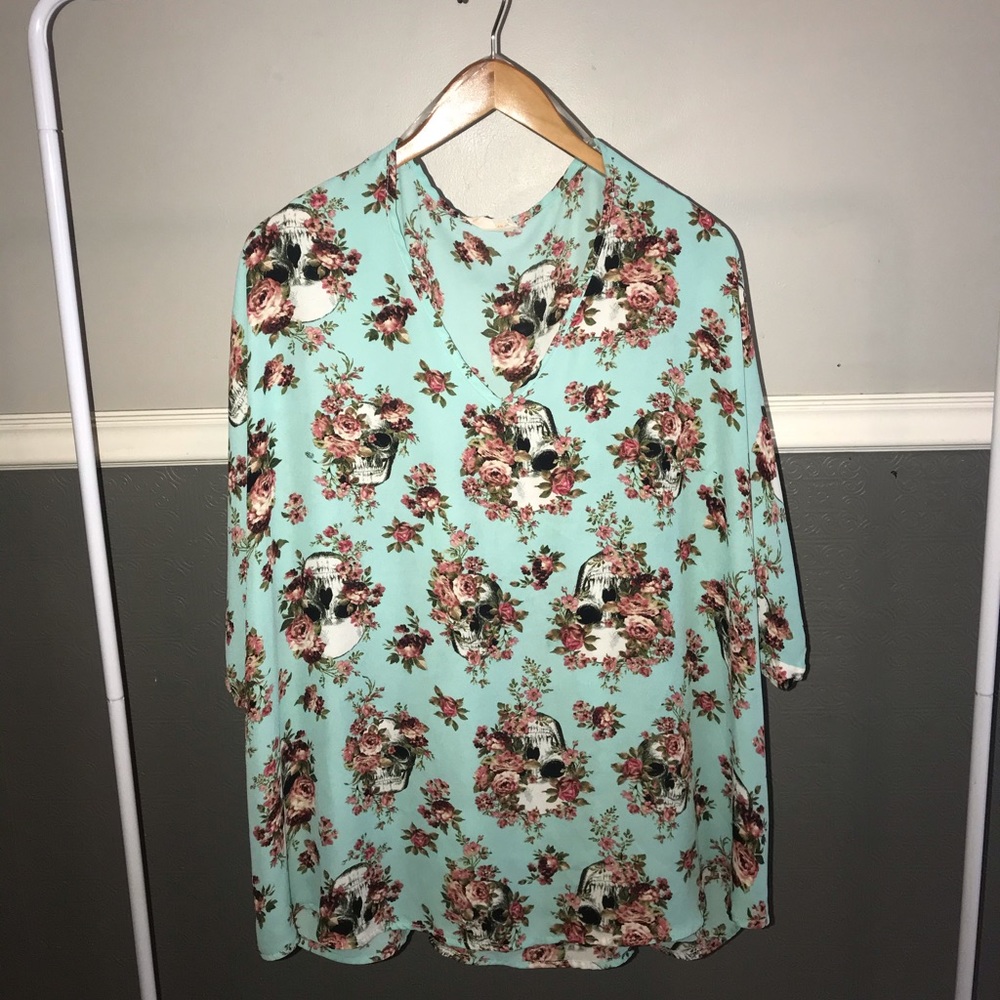 Flower 🌸 Skull 💀 Flowy Tunic Top